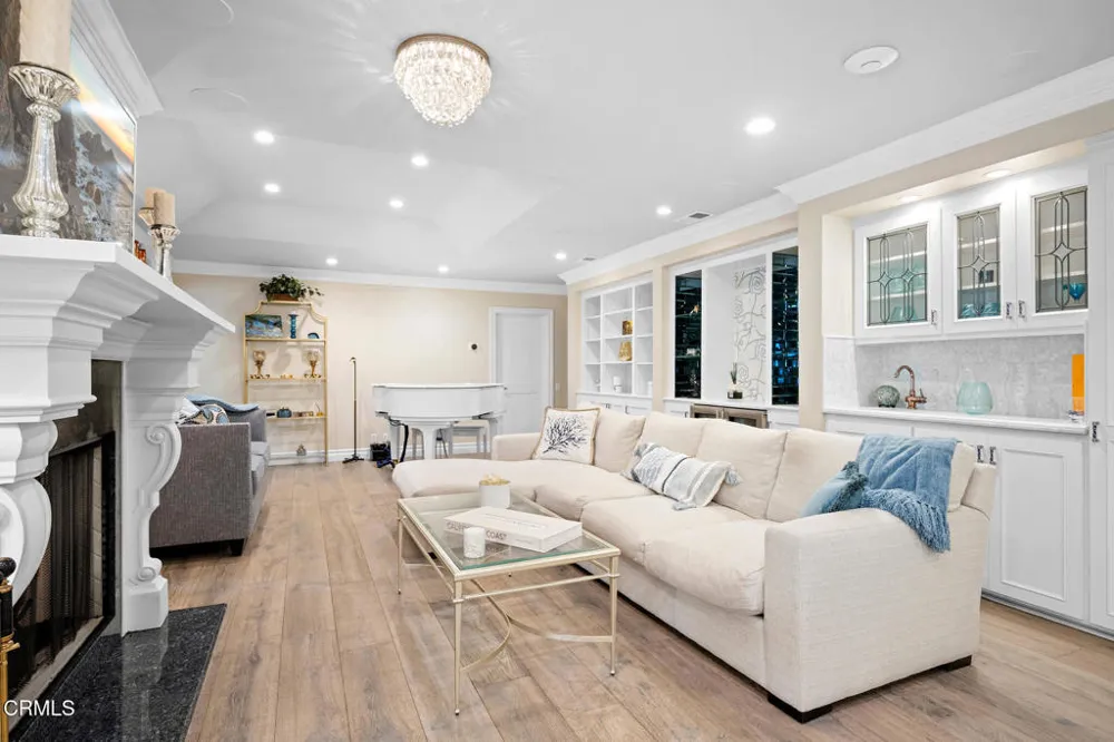 525 Berkshire Avenue La Canada Flintridge, CA 91011