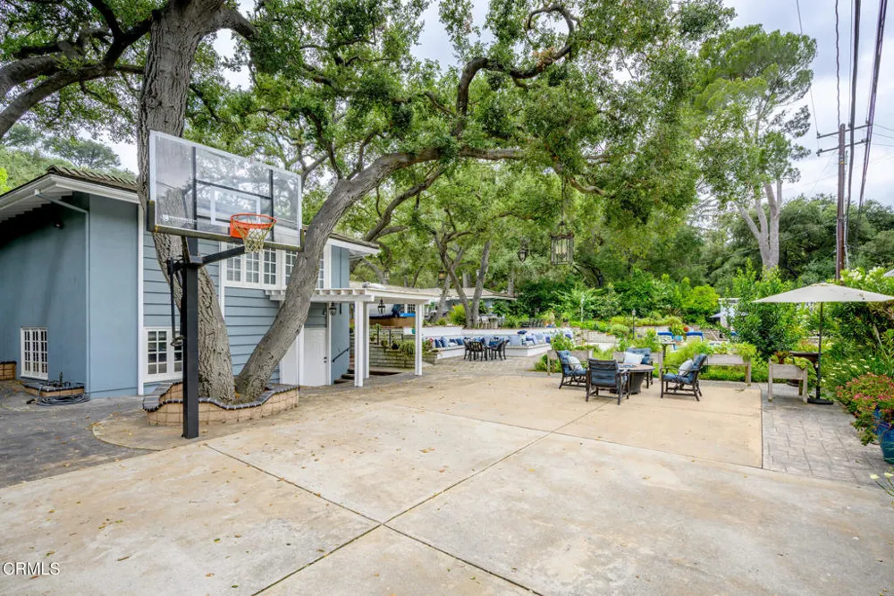 525 Berkshire Avenue La Canada Flintridge, CA 91011