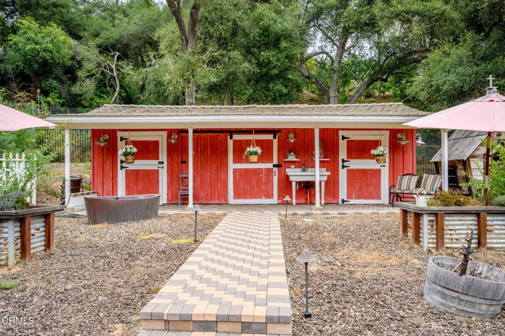 525 Berkshire Avenue La Canada Flintridge, CA 91011