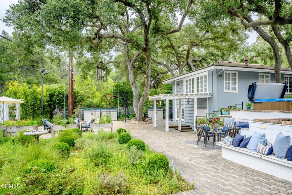 525 Berkshire Avenue La Canada Flintridge, CA 91011