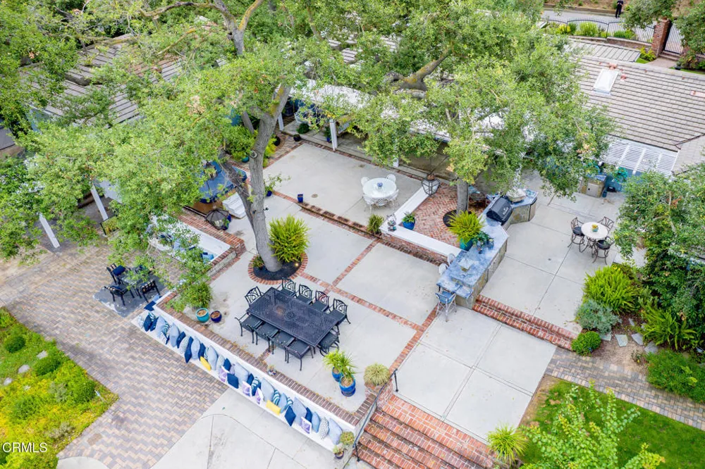 525 Berkshire Avenue La Canada Flintridge, CA 91011