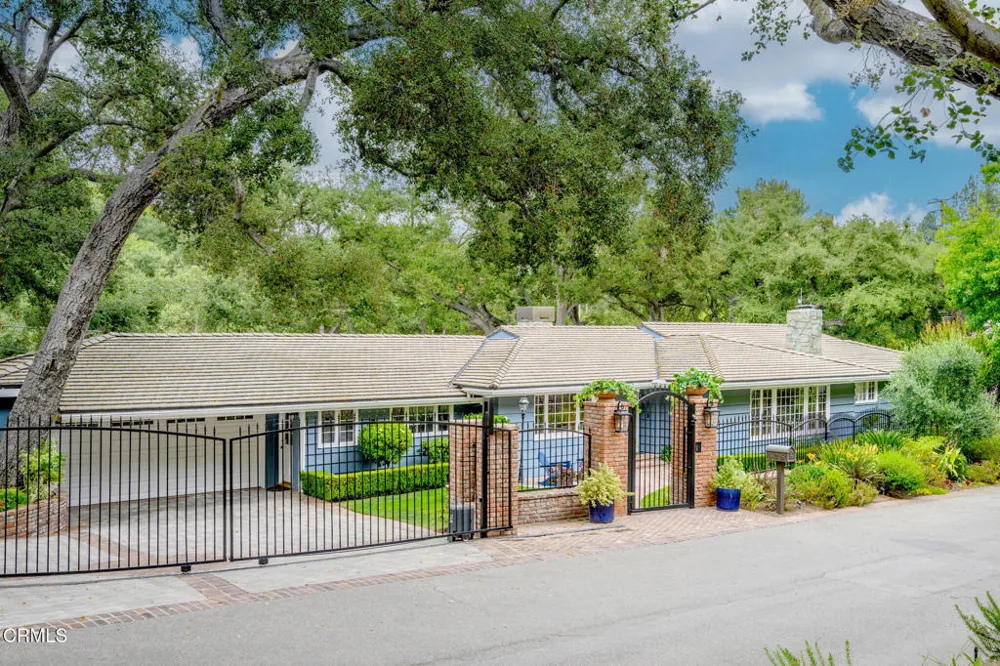 525 Berkshire Avenue La Canada Flintridge, CA 91011