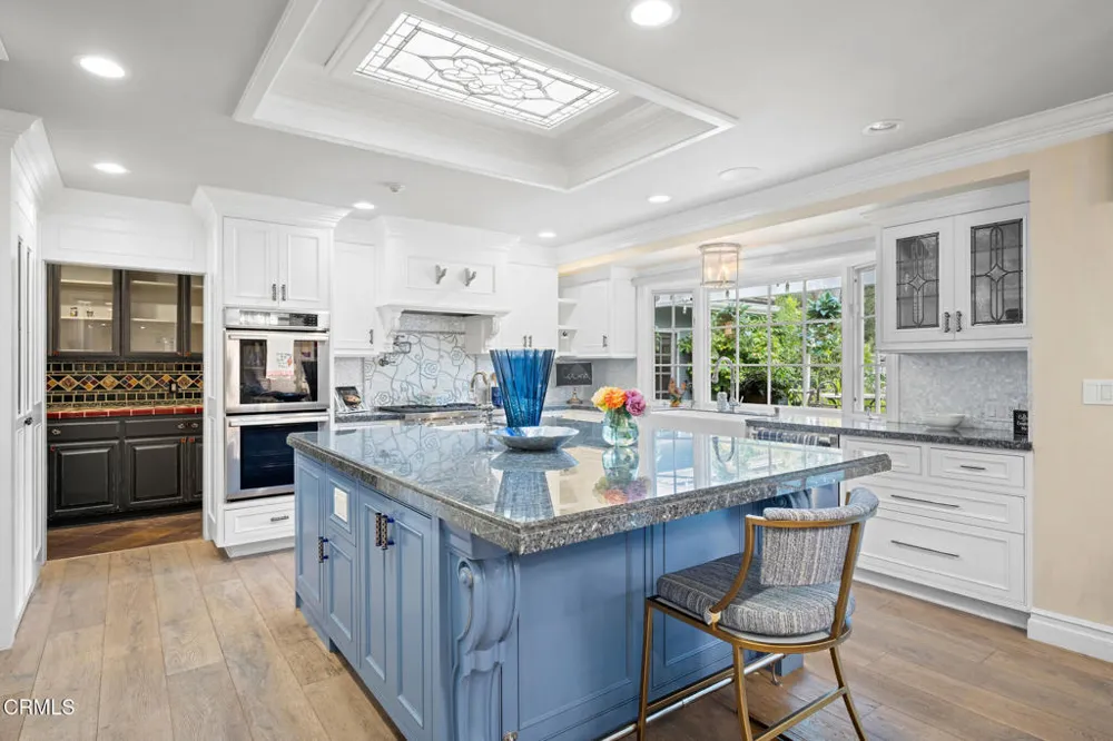 525 Berkshire Avenue La Canada Flintridge, CA 91011
