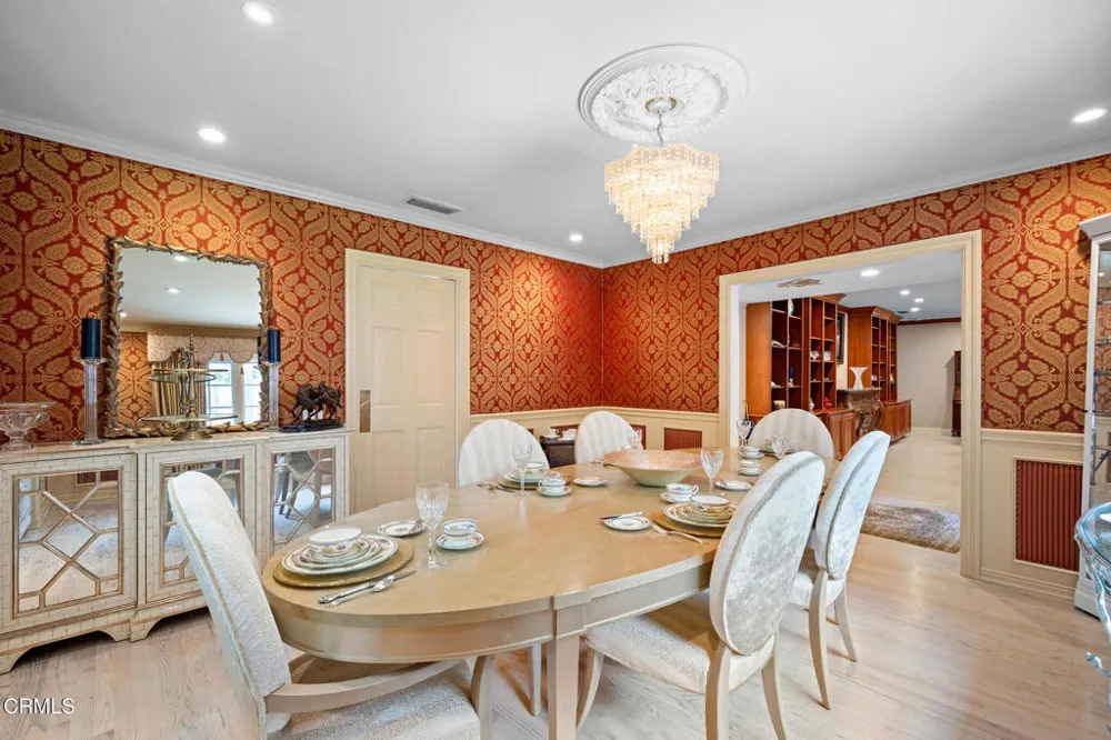 525 Berkshire Avenue La Canada Flintridge, CA 91011