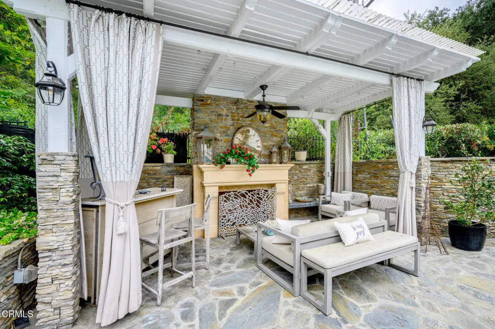 525 Berkshire Avenue La Canada Flintridge, CA 91011