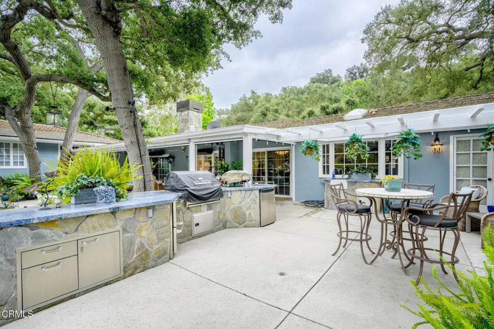 525 Berkshire Avenue La Canada Flintridge, CA 91011