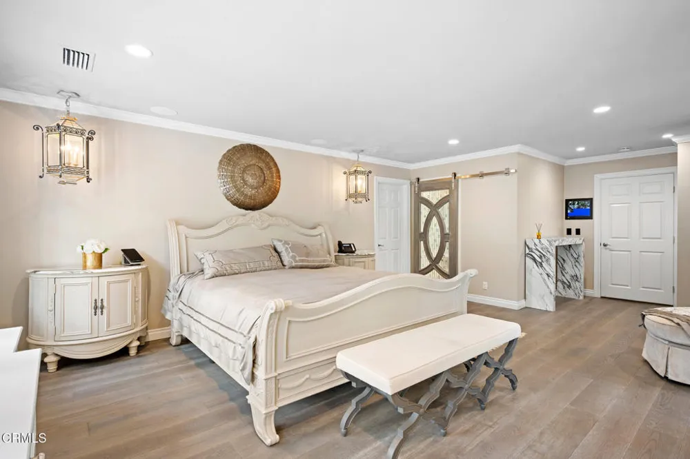 525 Berkshire Avenue La Canada Flintridge, CA 91011