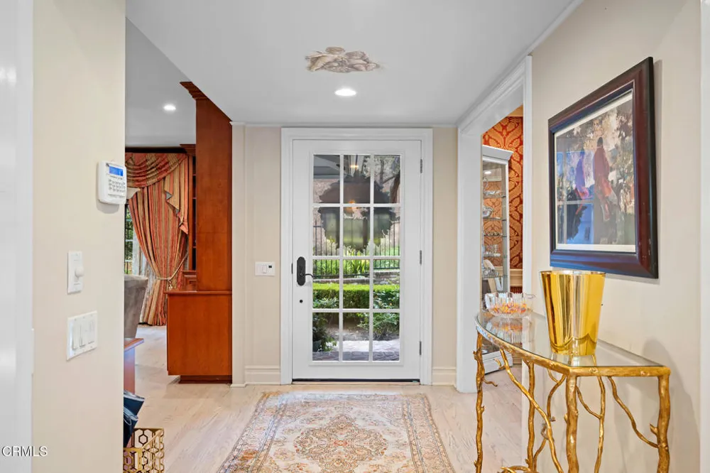 525 Berkshire Avenue La Canada Flintridge, CA 91011