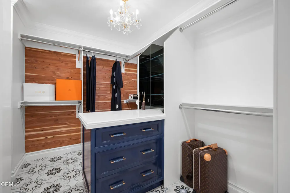 525 Berkshire Avenue La Canada Flintridge, CA 91011