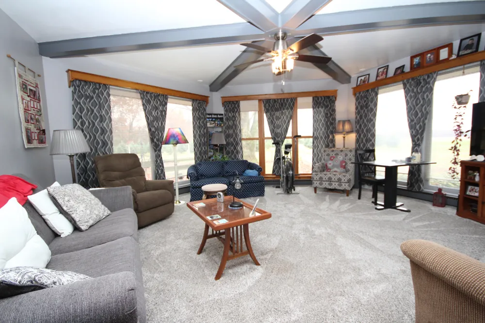 1550 E 1 AVENUE Vicksburg, MI 49097