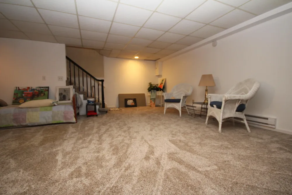 1550 E 1 AVENUE Vicksburg, MI 49097