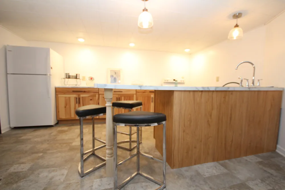 1550 E 1 AVENUE Vicksburg, MI 49097