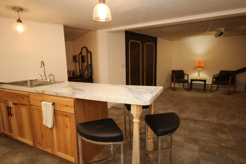 1550 E 1 AVENUE Vicksburg, MI 49097
