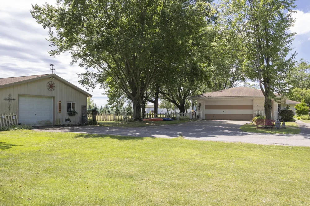 1550 E 1 AVENUE Vicksburg, MI 49097