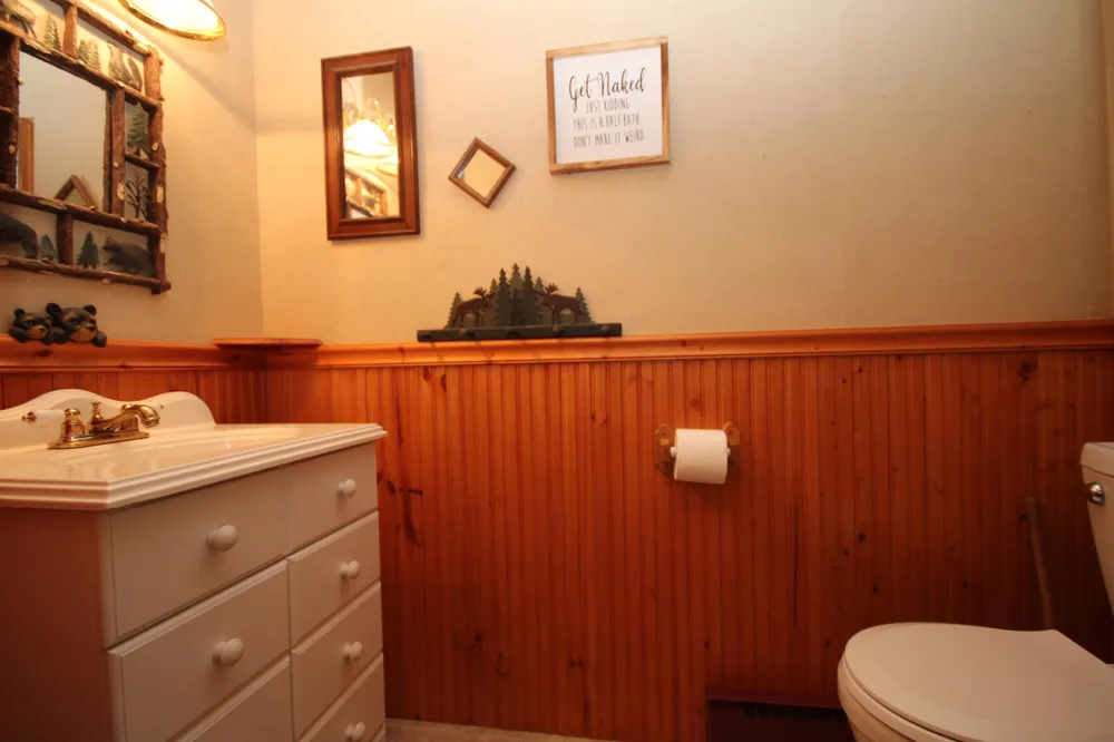 1550 E 1 AVENUE Vicksburg, MI 49097