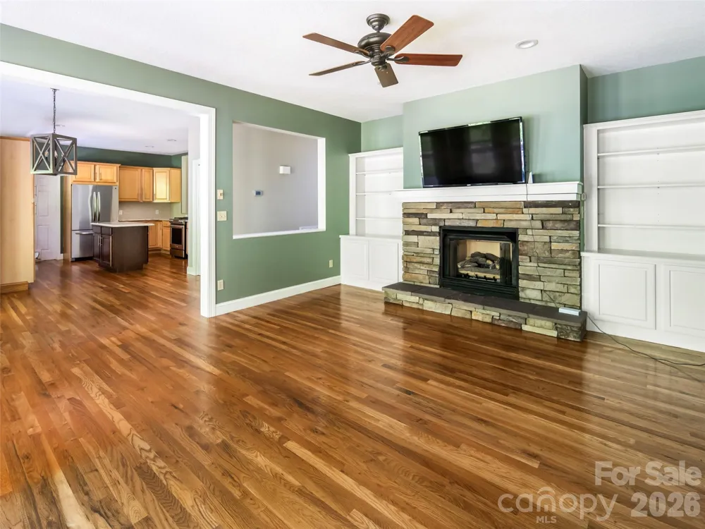 103 Woodburn Drive Swannanoa, NC 28778