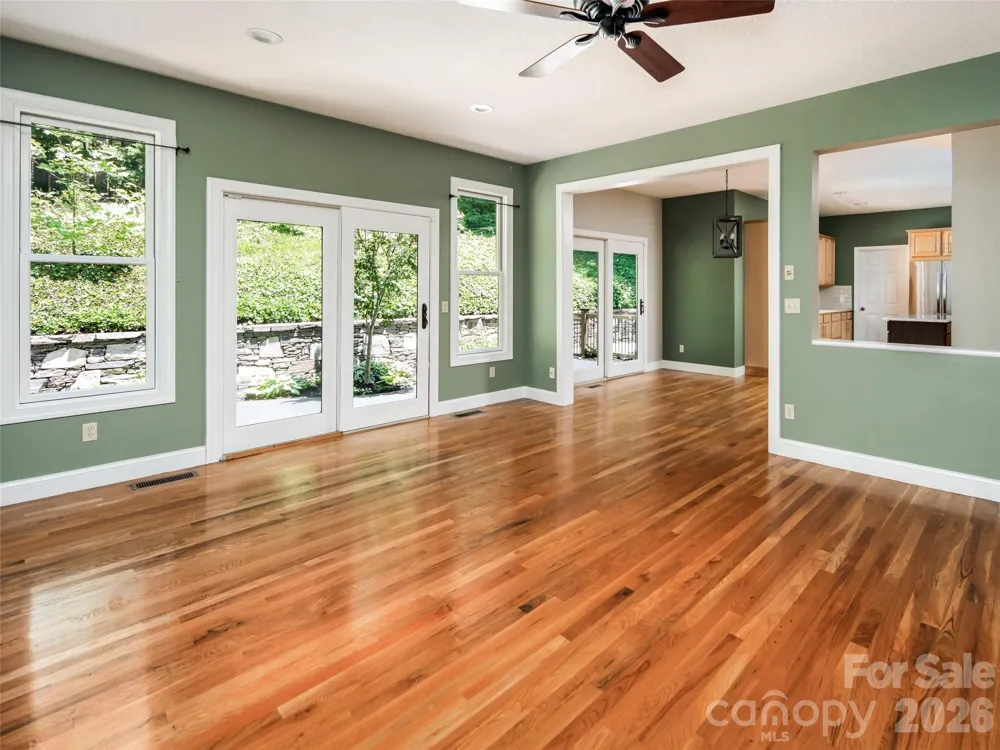 103 Woodburn Drive Swannanoa, NC 28778