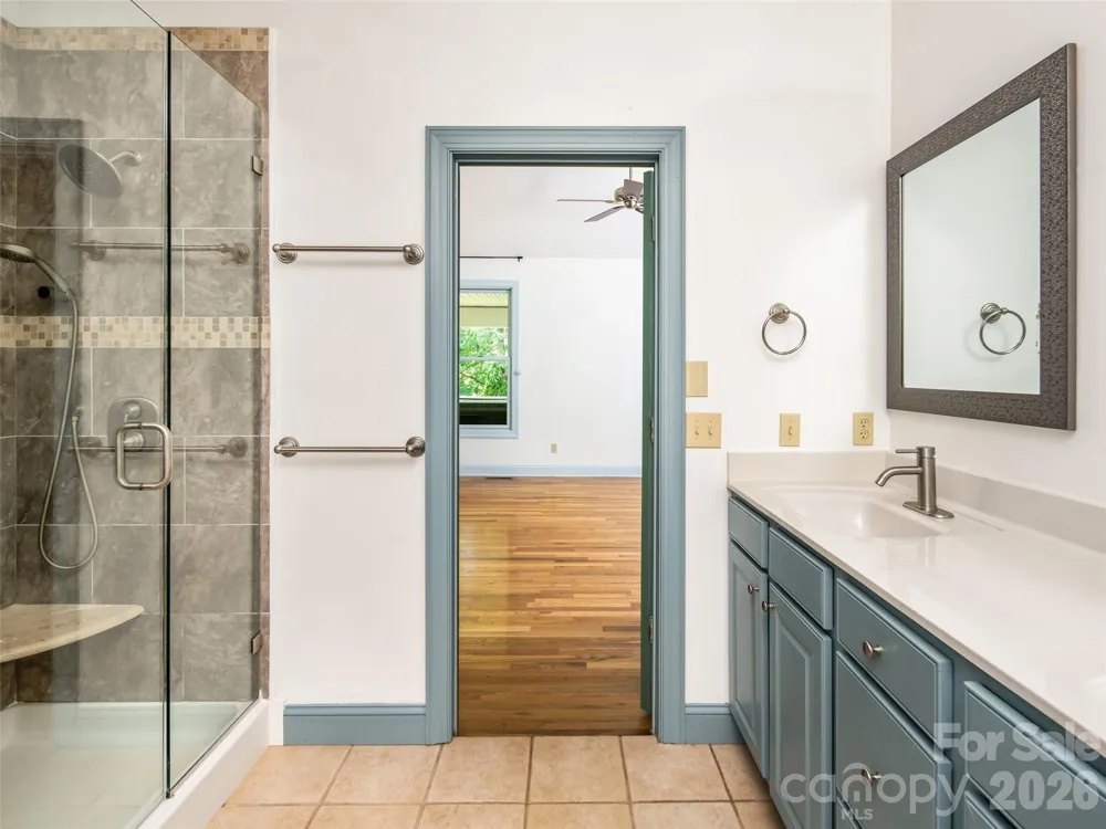 103 Woodburn Drive Swannanoa, NC 28778