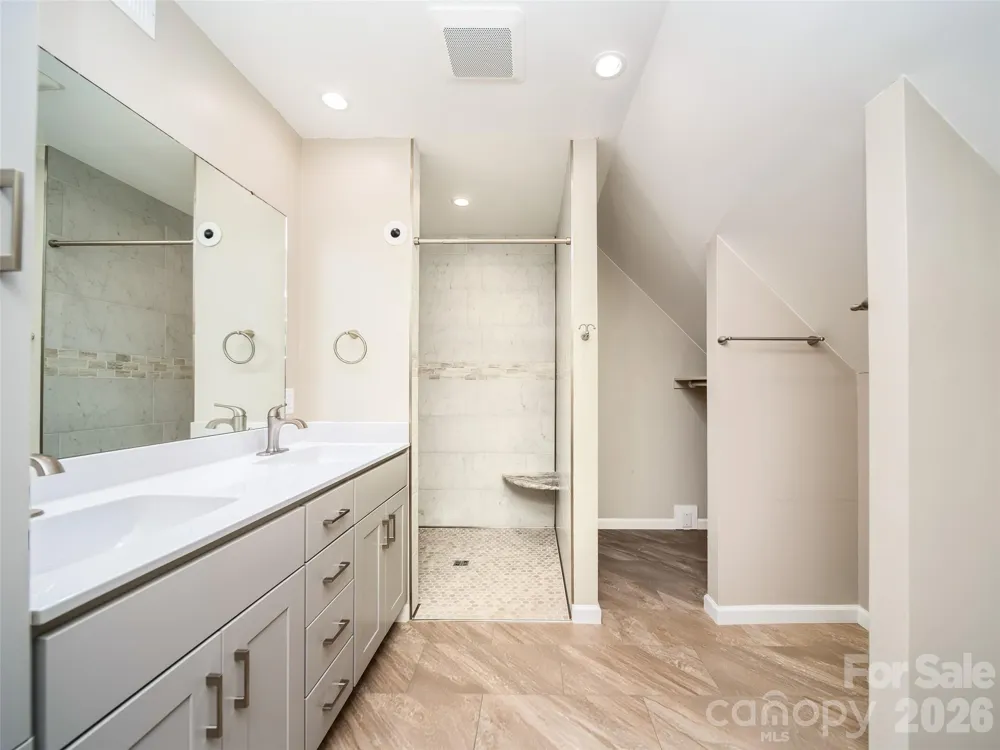 103 Woodburn Drive Swannanoa, NC 28778