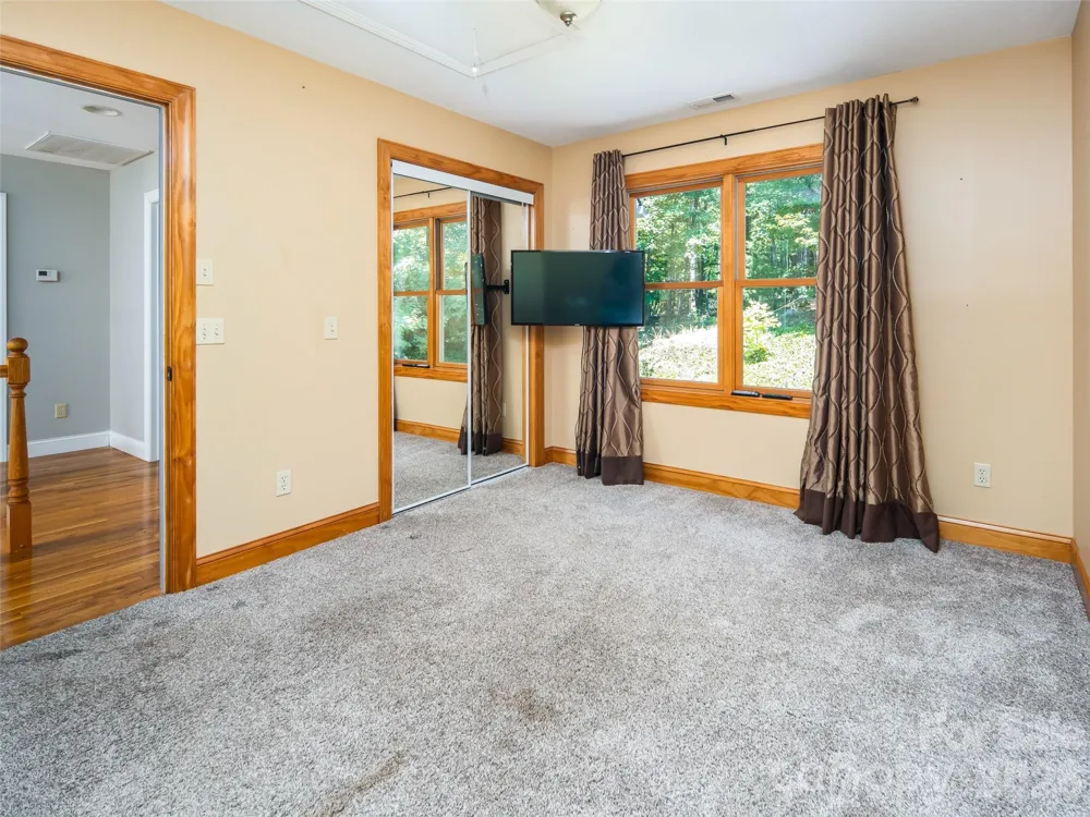 103 Woodburn Drive Swannanoa, NC 28778