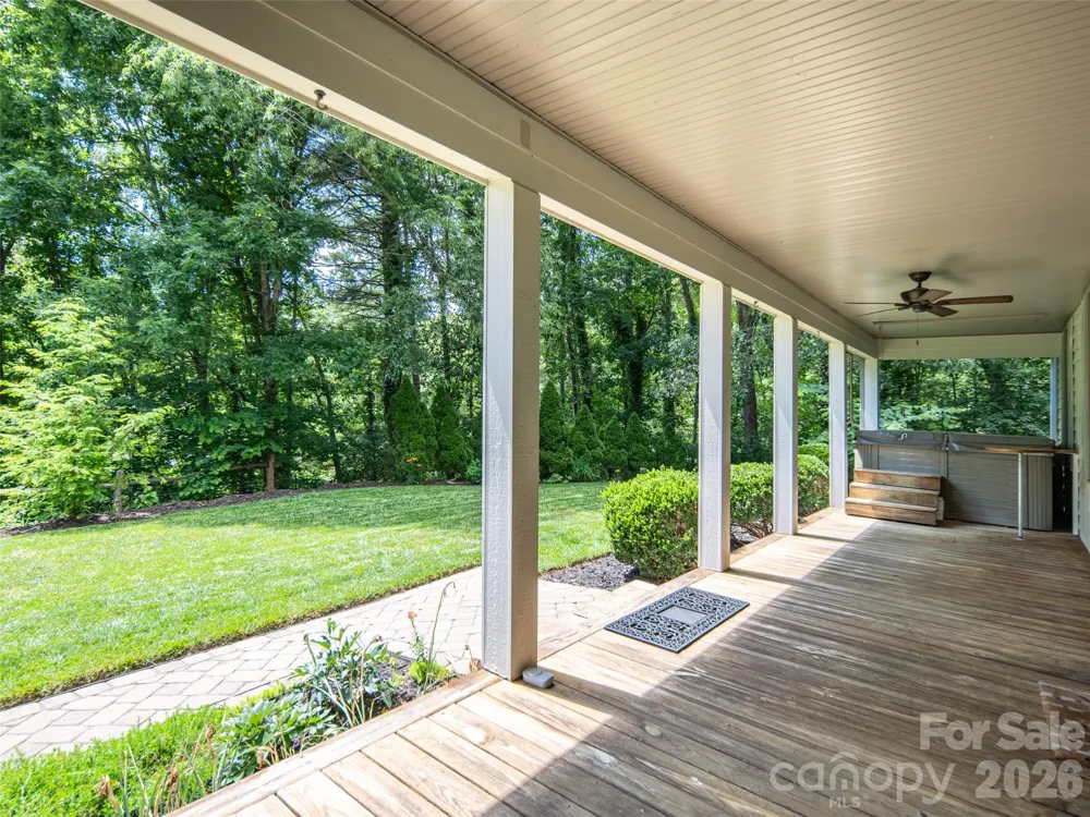 103 Woodburn Drive Swannanoa, NC 28778