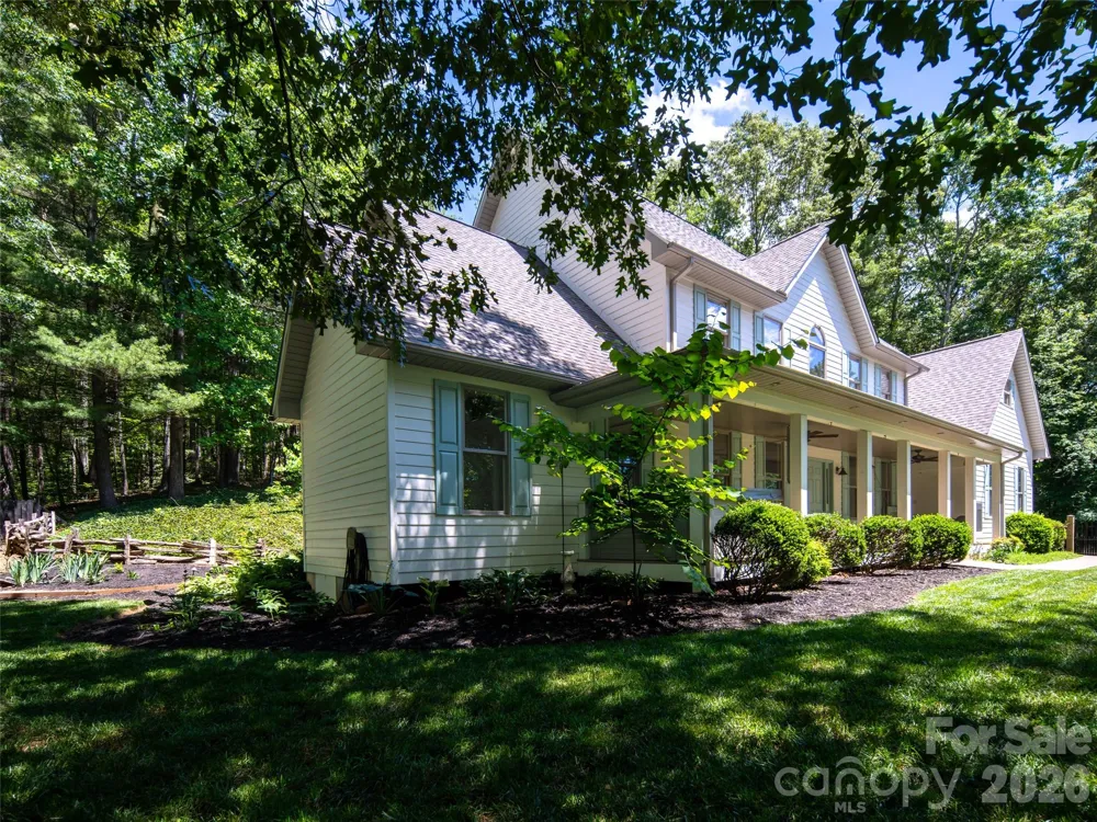 103 Woodburn Drive Swannanoa, NC 28778