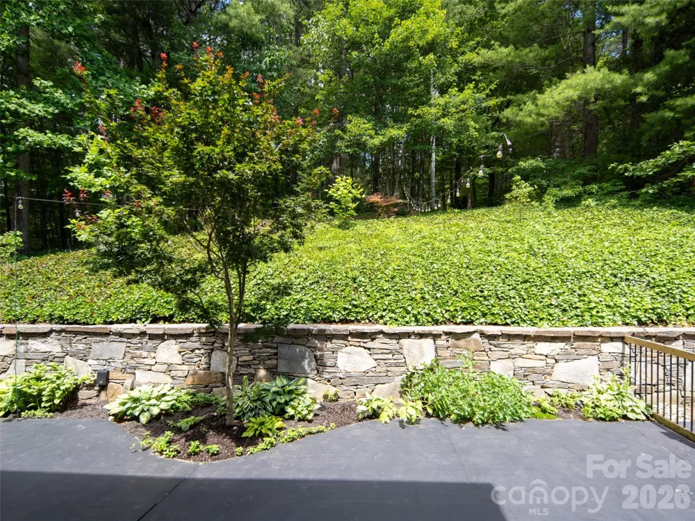 103 Woodburn Drive Swannanoa, NC 28778