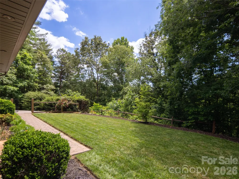 103 Woodburn Drive Swannanoa, NC 28778