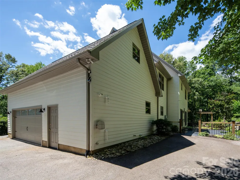 103 Woodburn Drive Swannanoa, NC 28778