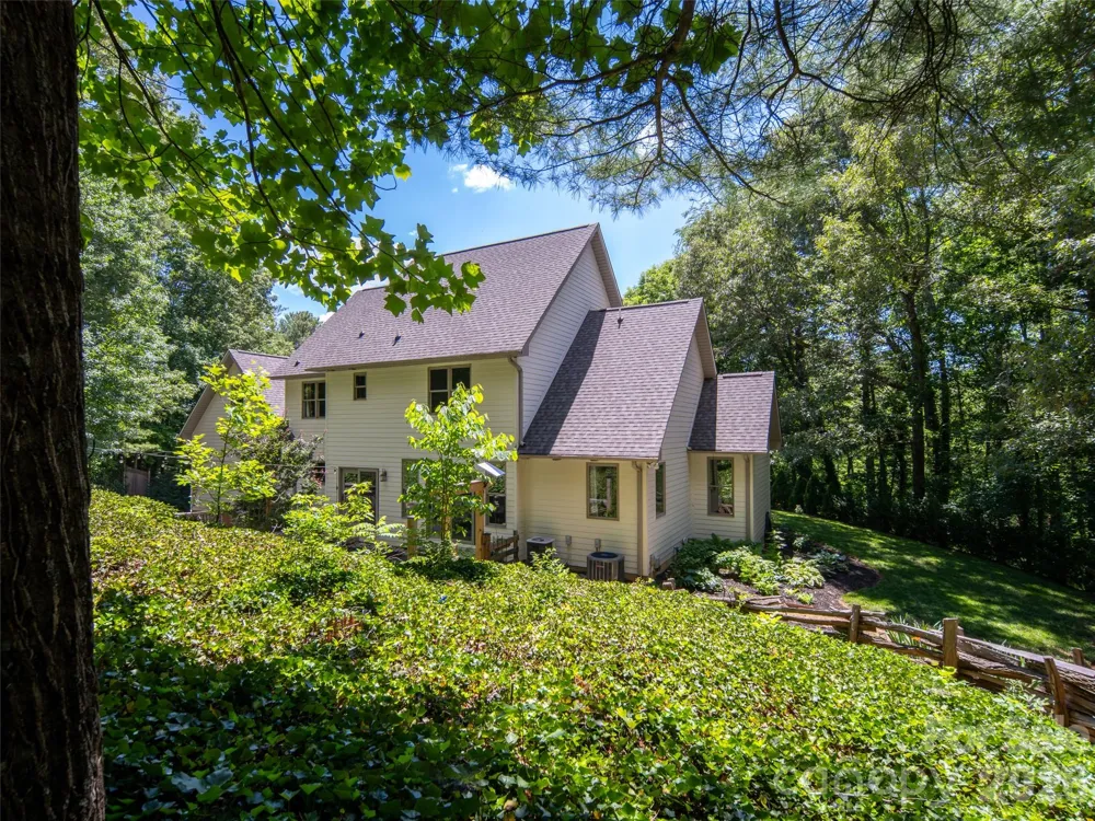 103 Woodburn Drive Swannanoa, NC 28778