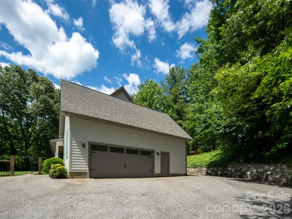103 Woodburn Drive Swannanoa, NC 28778