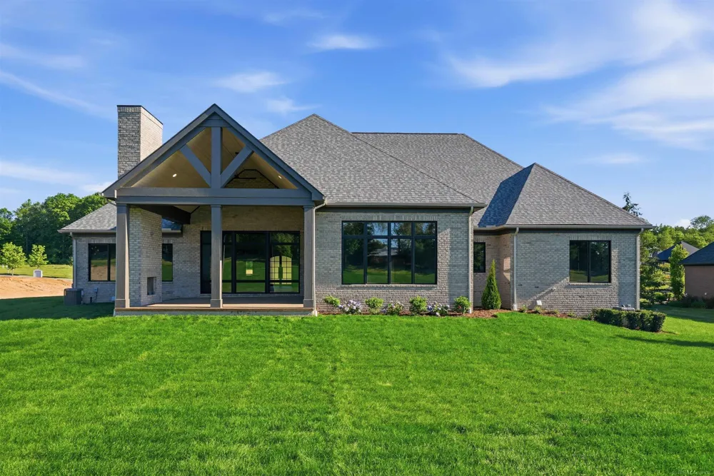 5803 Cotswold Drive Washington Township, MI 48094