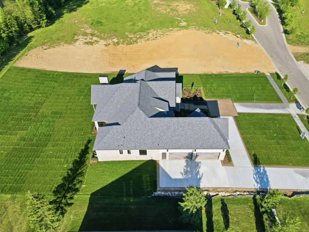 5803 Cotswold Drive Washington Township, MI 48094