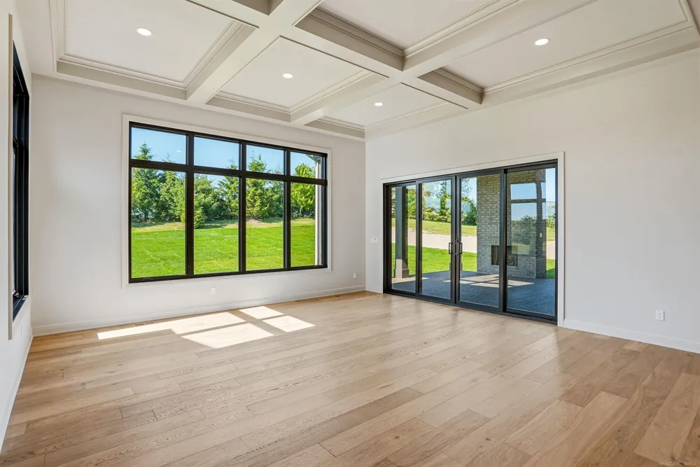 5803 Cotswold Drive Washington Township, MI 48094