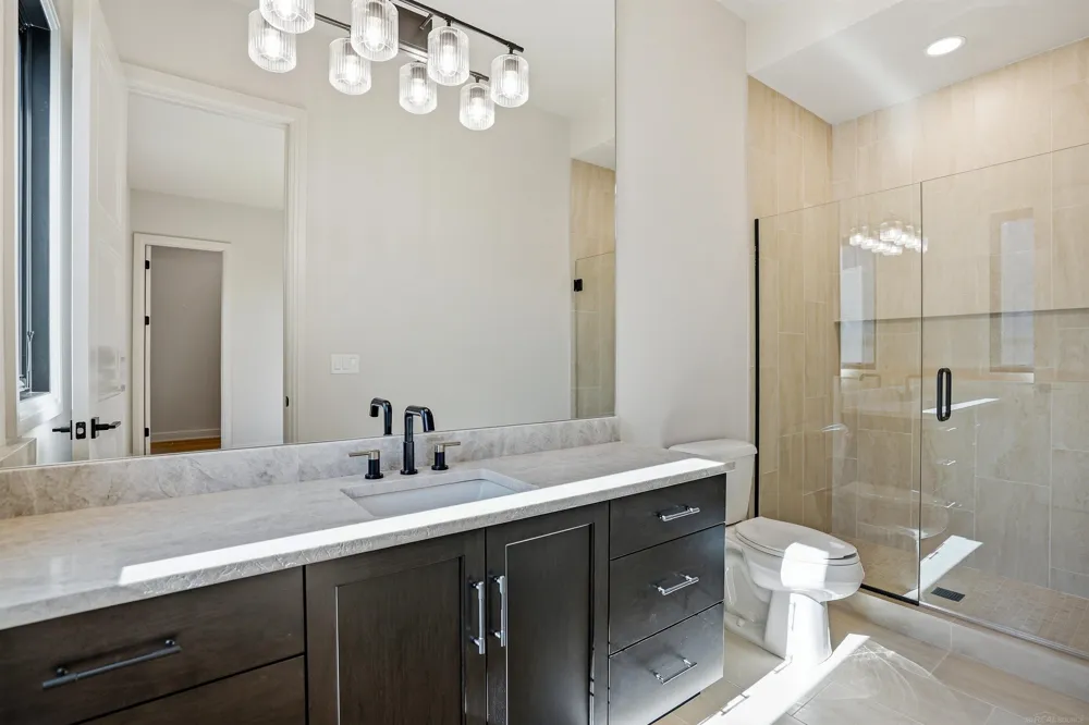 5803 Cotswold Drive Washington Township, MI 48094