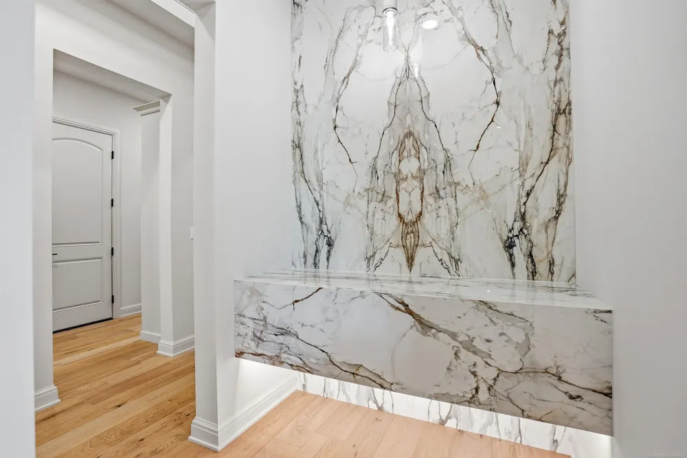 5803 Cotswold Drive Washington Township, MI 48094