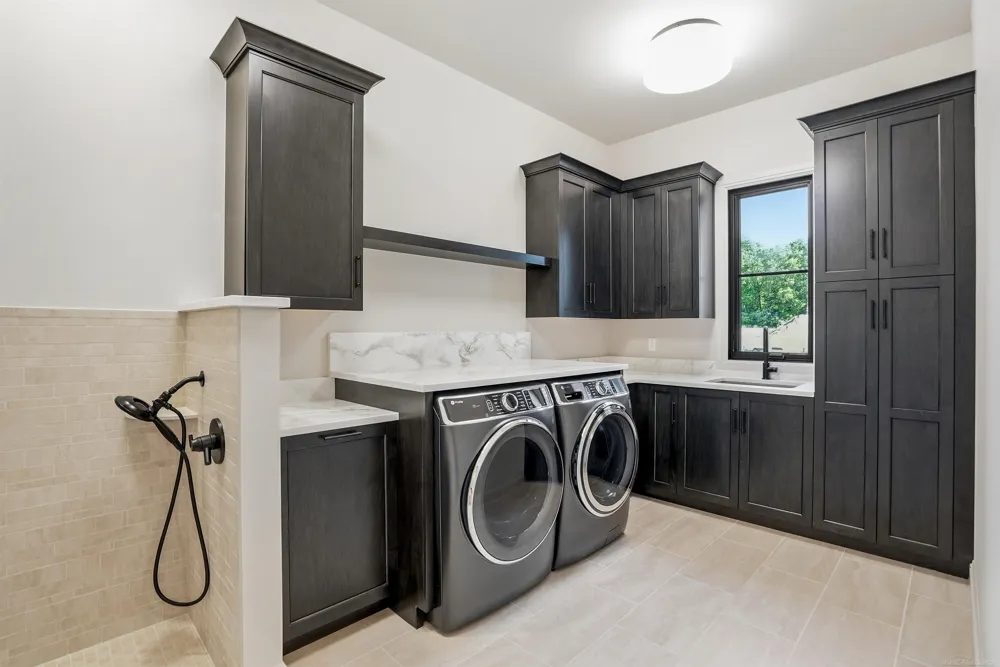 5803 Cotswold Drive Washington Township, MI 48094