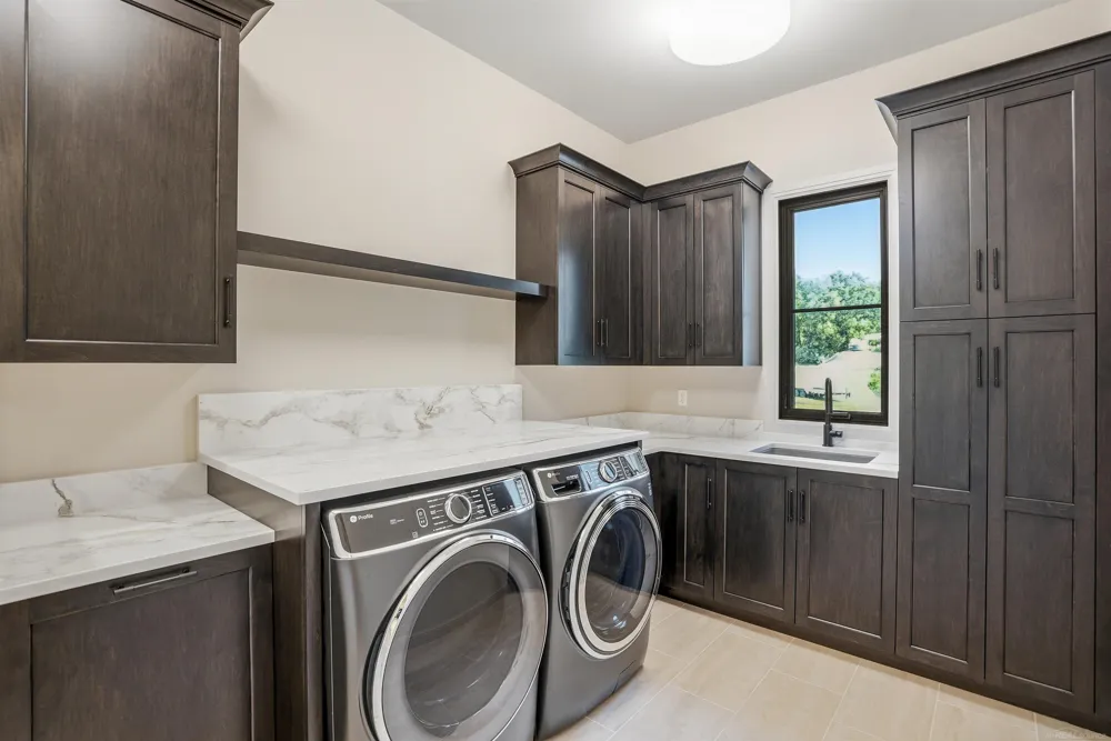 5803 Cotswold Drive Washington Township, MI 48094