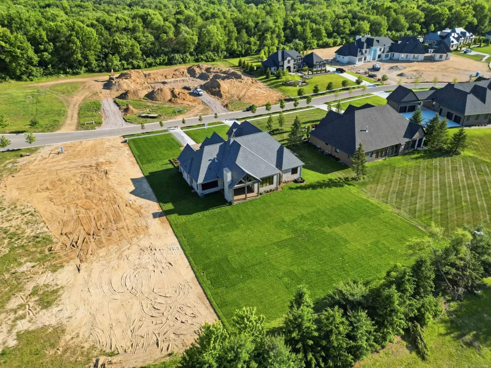 5803 Cotswold Drive Washington Township, MI 48094