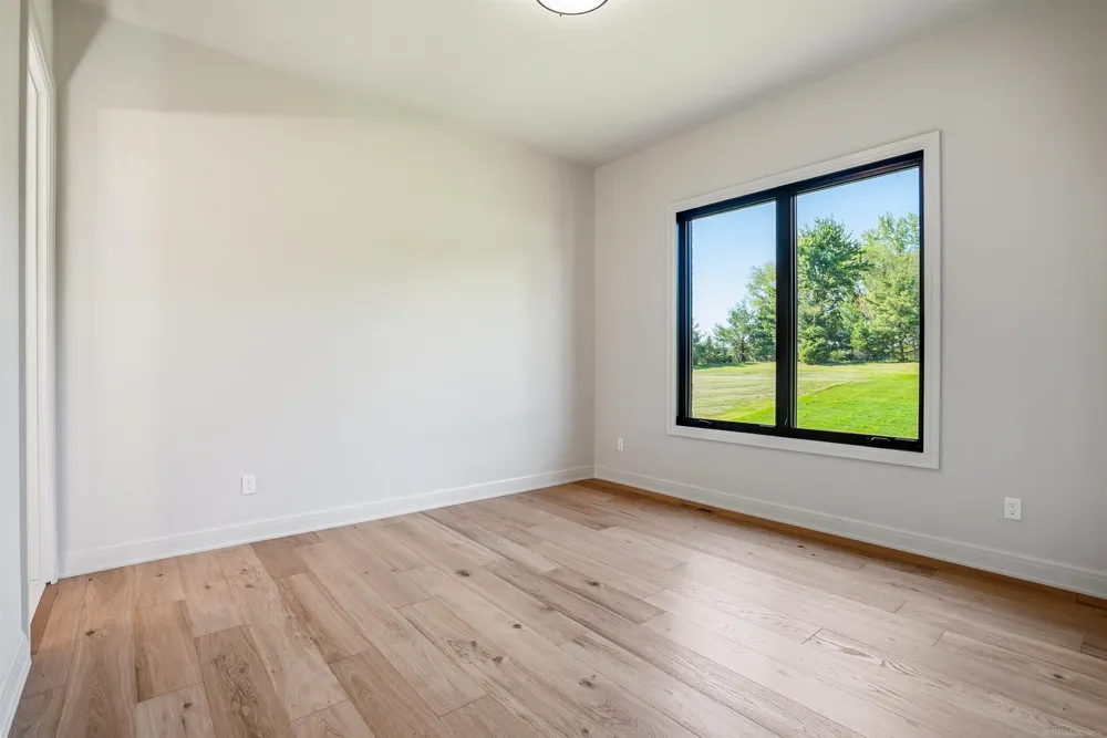 5803 Cotswold Drive Washington Township, MI 48094