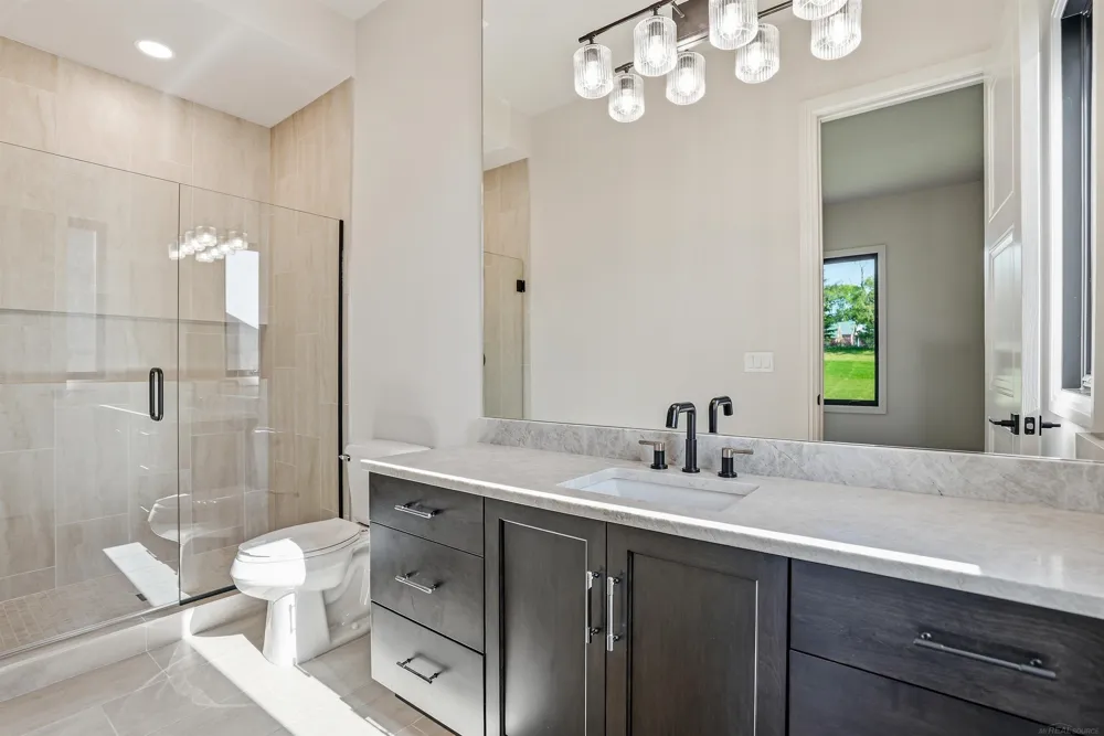 5803 Cotswold Drive Washington Township, MI 48094
