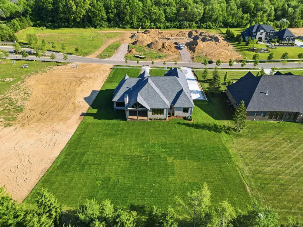 5803 Cotswold Drive Washington Township, MI 48094