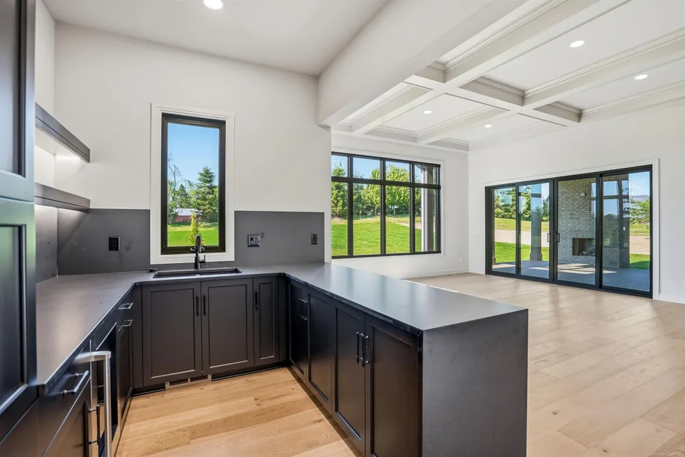 5803 Cotswold Drive Washington Township, MI 48094