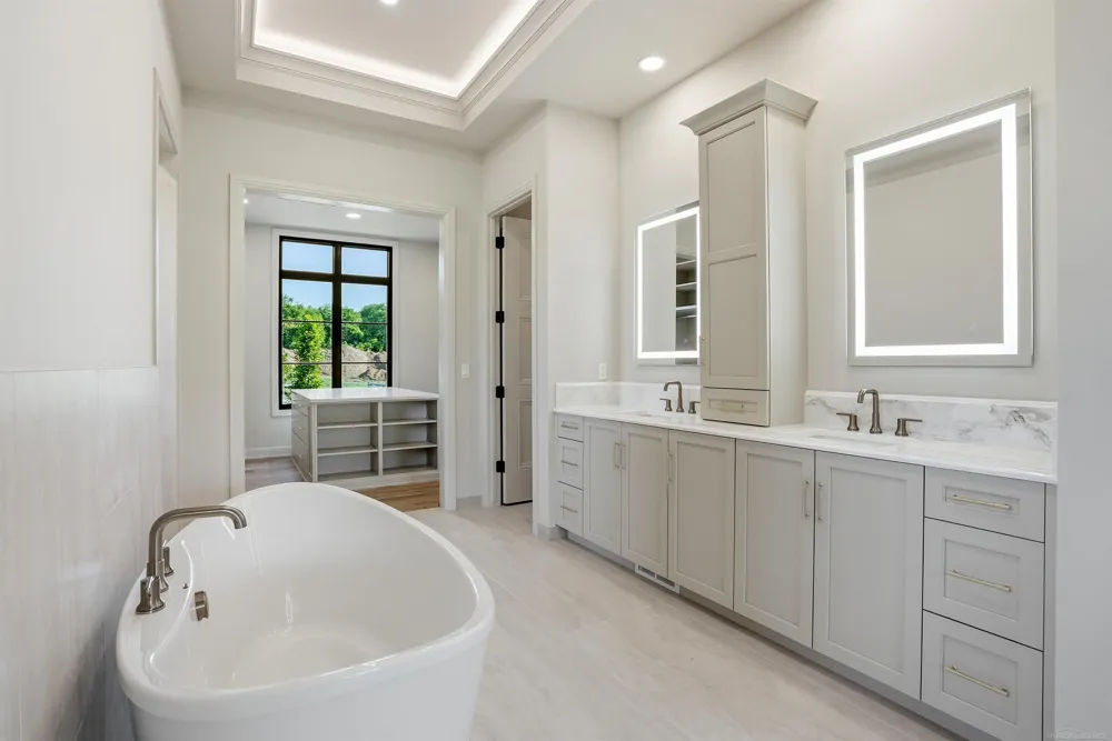 5803 Cotswold Drive Washington Township, MI 48094