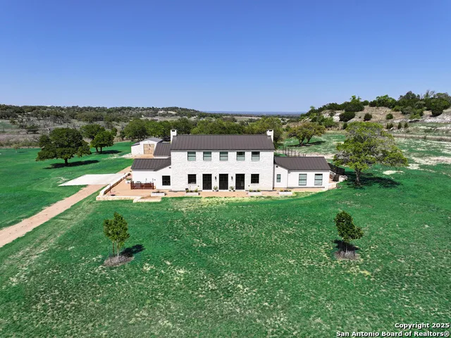 130 Overlook Dr Fredericksburg, TX 78624