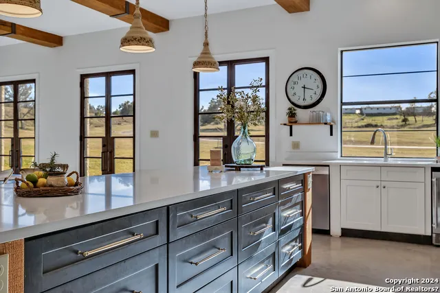130 Overlook Dr Fredericksburg, TX 78624