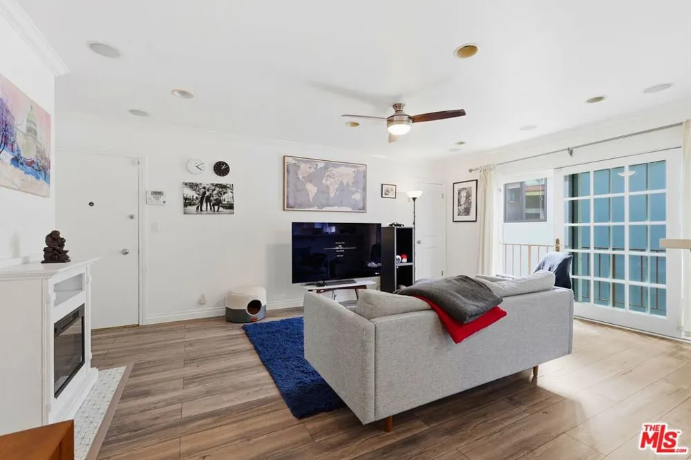 940 7th Street #8 Santa Monica, CA 90403