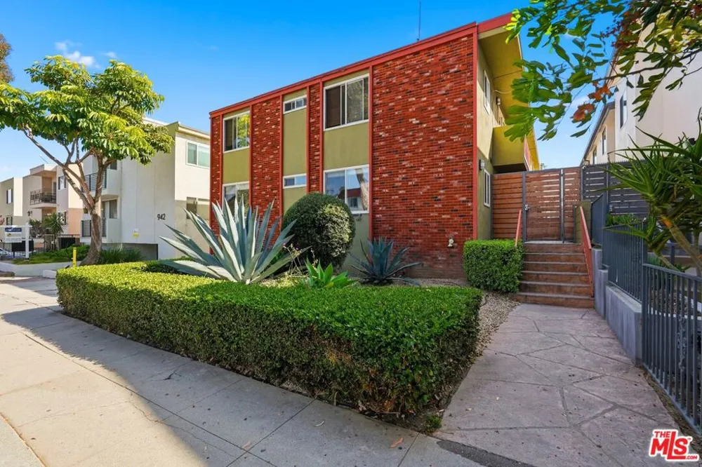 940 7th Street #8 Santa Monica, CA 90403