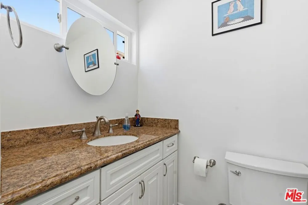 940 7th Street #8 Santa Monica, CA 90403