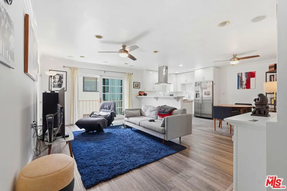 940 7th Street #8 Santa Monica, CA 90403